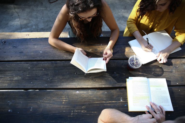 Women Reading